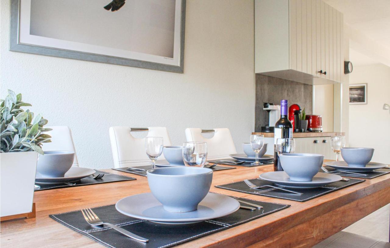 Stunning Home In Breskens With Kitchen Extérieur photo